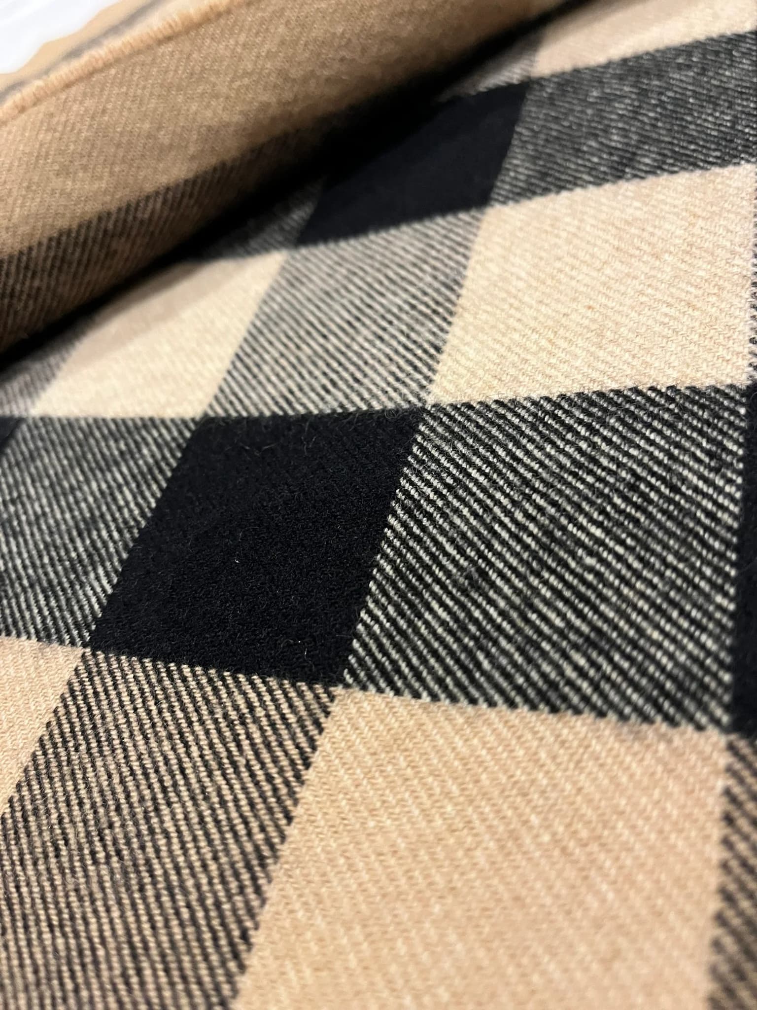 Big Nova Check Long Scarf — thumbnail 3