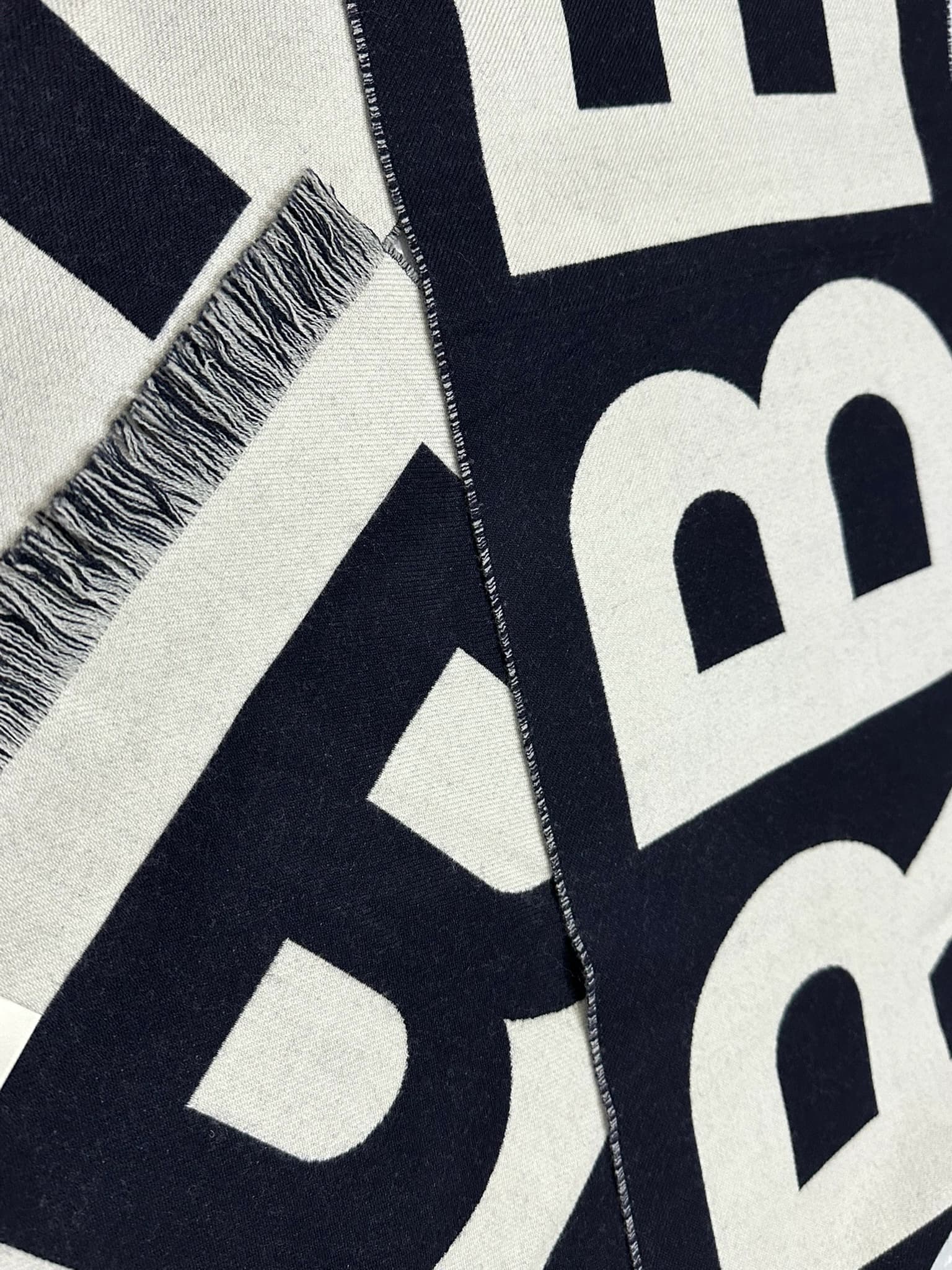 Reversible Burberry Logo Long Wool Scarf — thumbnail 3